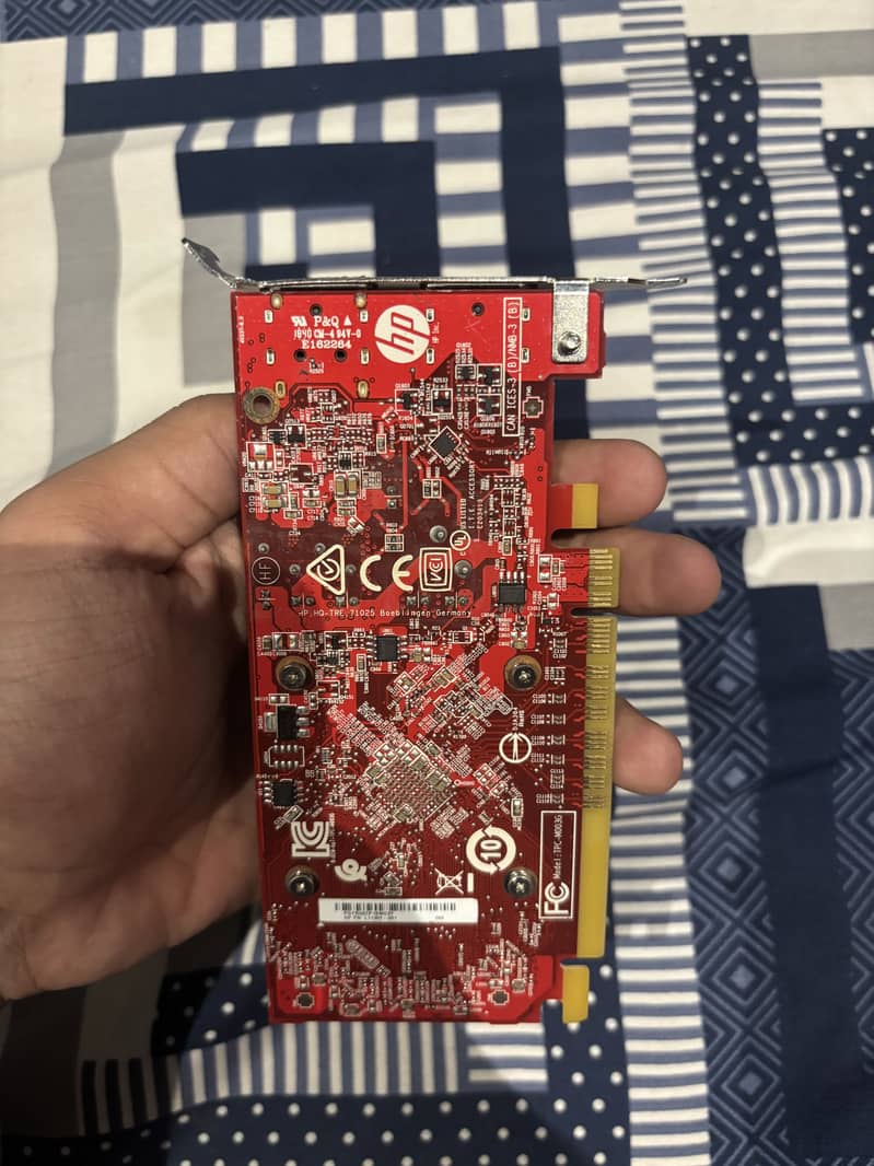 AMD R7 240 2 gb ddr5 2
