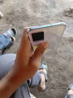 I am selling my phone vivo y21 all ok with biox and charger