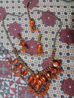 set  nikless look achi  Sath bindi  ek dosra set blue 500
