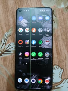 OnePlus 9 Pro (line in panel)