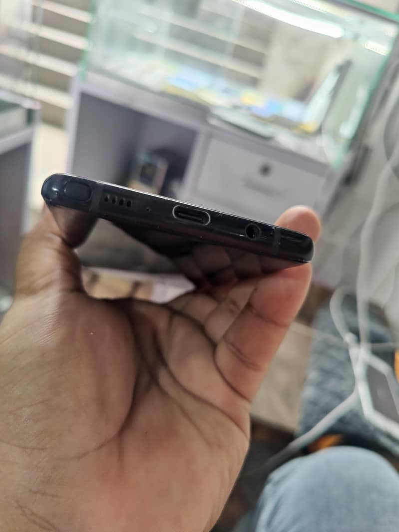 Note 8 6/256 with box 4