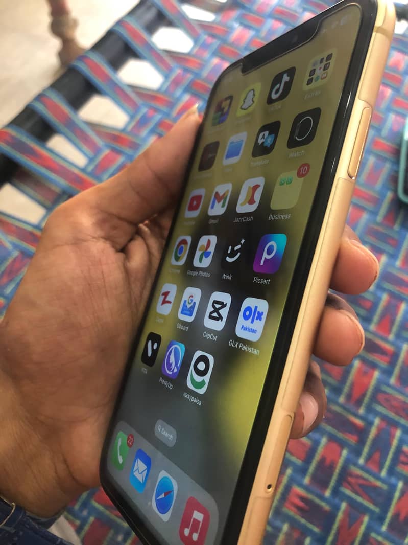 iPhone XR Nonpta Factory unlocked 5