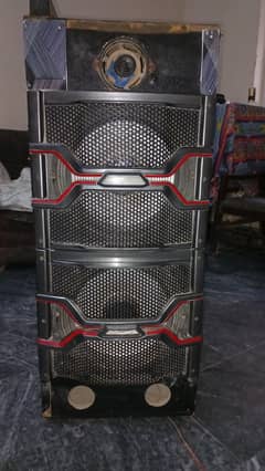 i am selling my speakrs  12inch ma hain amplifier k sath chaly gay