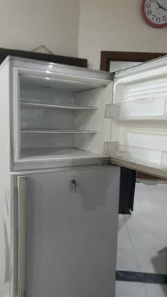 Pel refrigerator in good condition