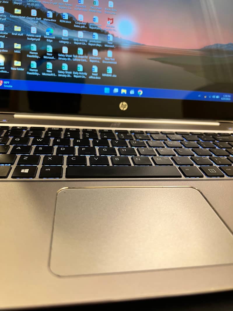 Intel Core i7 6th Gen – Smooth multitasking   14” 2K Touch Display – 3