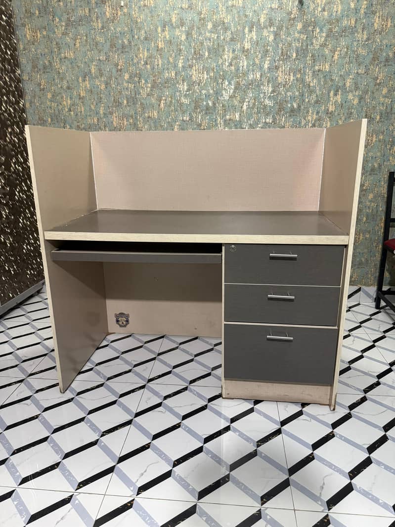 Computer Table 2