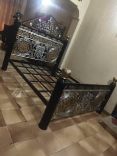 Iron bed 120 kg weight