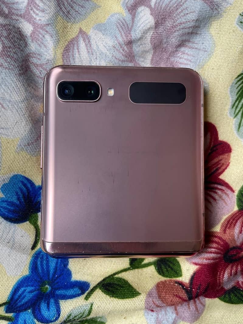 Z FLIP 5G Display problem ONLY FOR PARTS 5