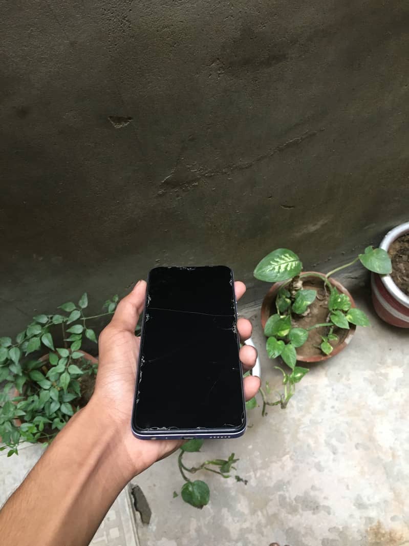 Tecno pop 7 with box exchange possible with iphone 2