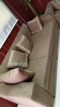 6 seater sofa with pillow