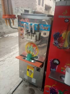 Ice cream machine in use like new.