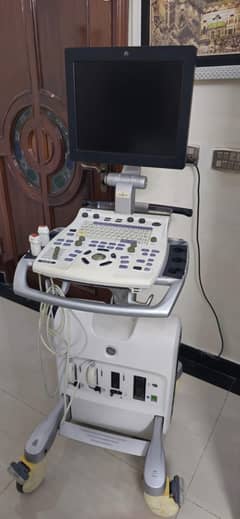 GE Vivid S6 Echocardiography Ultrasound Machine in good condition