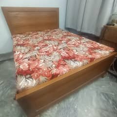 Fin Quest Interwood Queen Size Bed Set