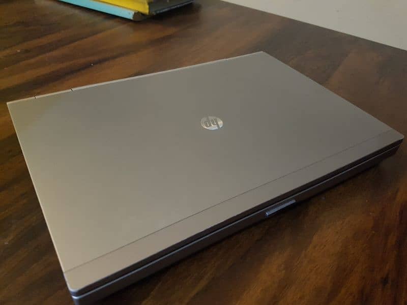 Hp Elitebook 8470P Core i5 3rd with Graphics card 3