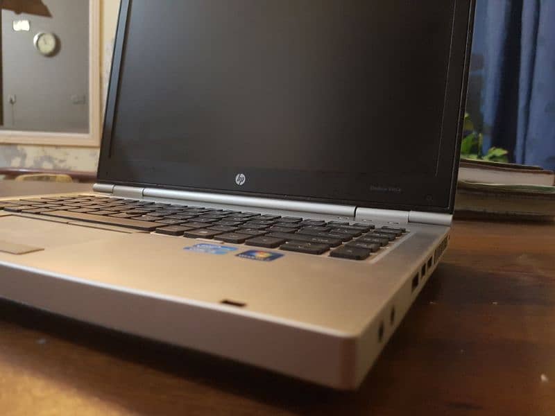 Hp Elitebook 8470P Core i5 3rd with Graphics card 6