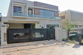 01 Kanal Slightly Used Most Elegant Fully Maintained Super Hot Located Bungalow Is Available For Sale In DHA Phase 5 Lahore, TOP LOCATION
