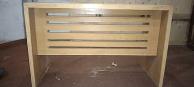 Reception table