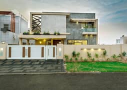 01 Kanal Slightly Used Most Fabulous Architectural Design Bungalow For Sale Having Solid Construction In Dha phase 5 lahore , TOP LOCATION