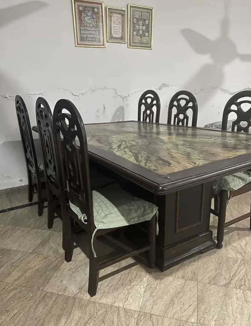 Dining Table 0