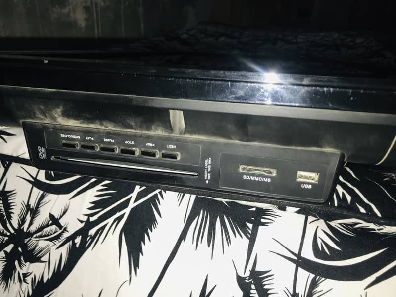 LARA lcd | condition best only panel issue 1