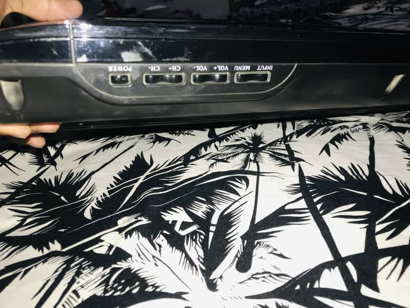 LARA lcd | condition best only panel issue 3