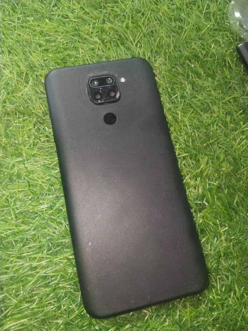 Redmi note 9 with box in good condition 0