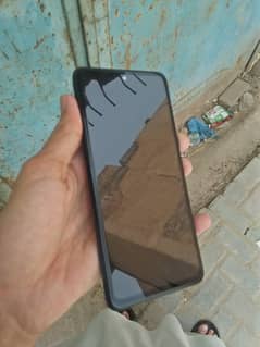 Poco x3 pro 6+3/128gb all okay just front camera ke pass tora line hai