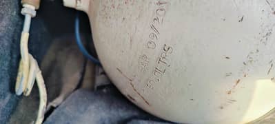 cng tank with complete samaan