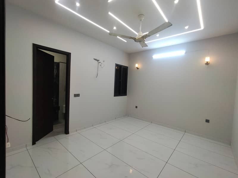 In Gulshan-e-Iqbal - Block 13/C Lower Portion Sized 240 Square Yards For rent 13