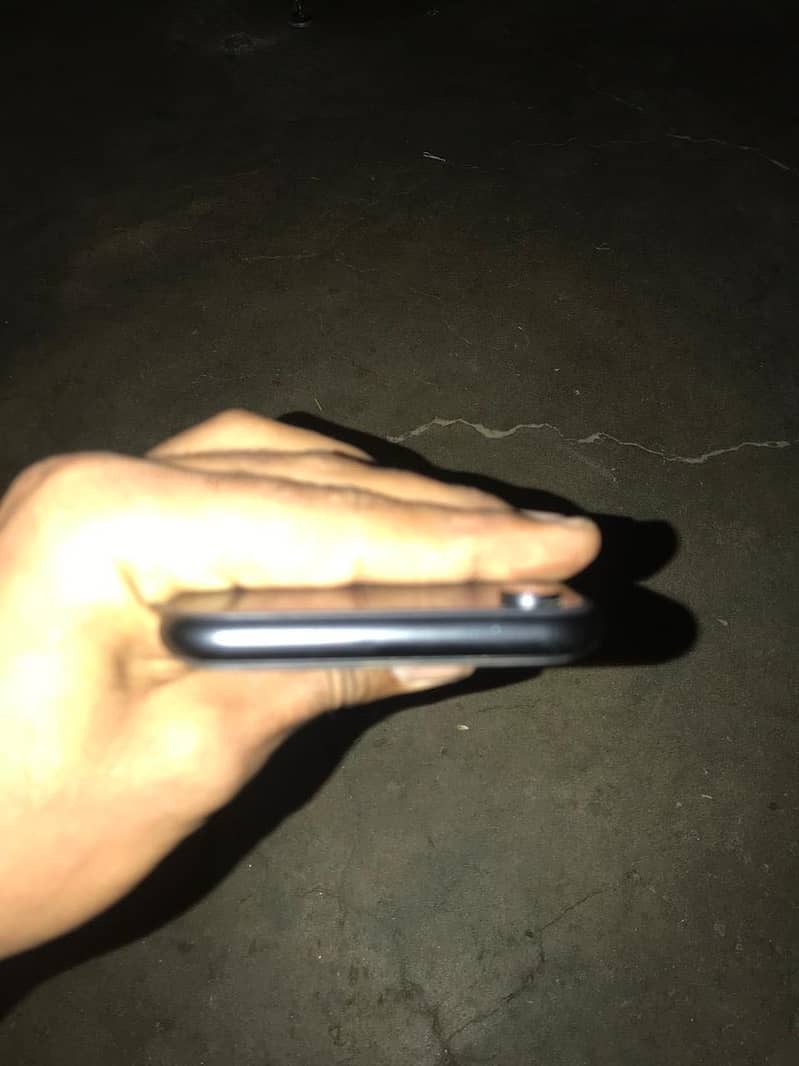 iphone xr 10/9 condition exchange with up model 3