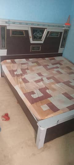 Urgently Sale Double Bed and Dressing table 0340. . 22. . 33. . 714