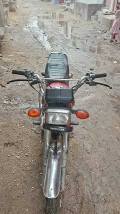 Honda CG 125 2017 model Karachi number ha contact number 03476227019