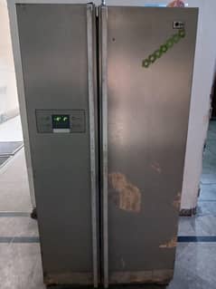 LG  DOBLE DOOR  Urgent sale