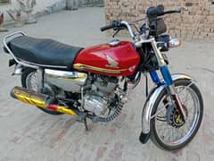 Honda 125 Self Start for sale good condition.