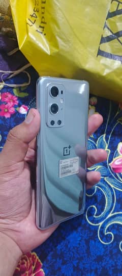 One old 9 pro 12 256 with box charger
