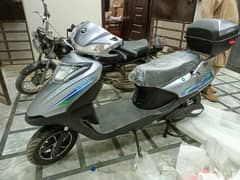United Sharp Scooty Lithium Battery 120 km Range in 1 Charge