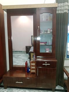 Dressing table