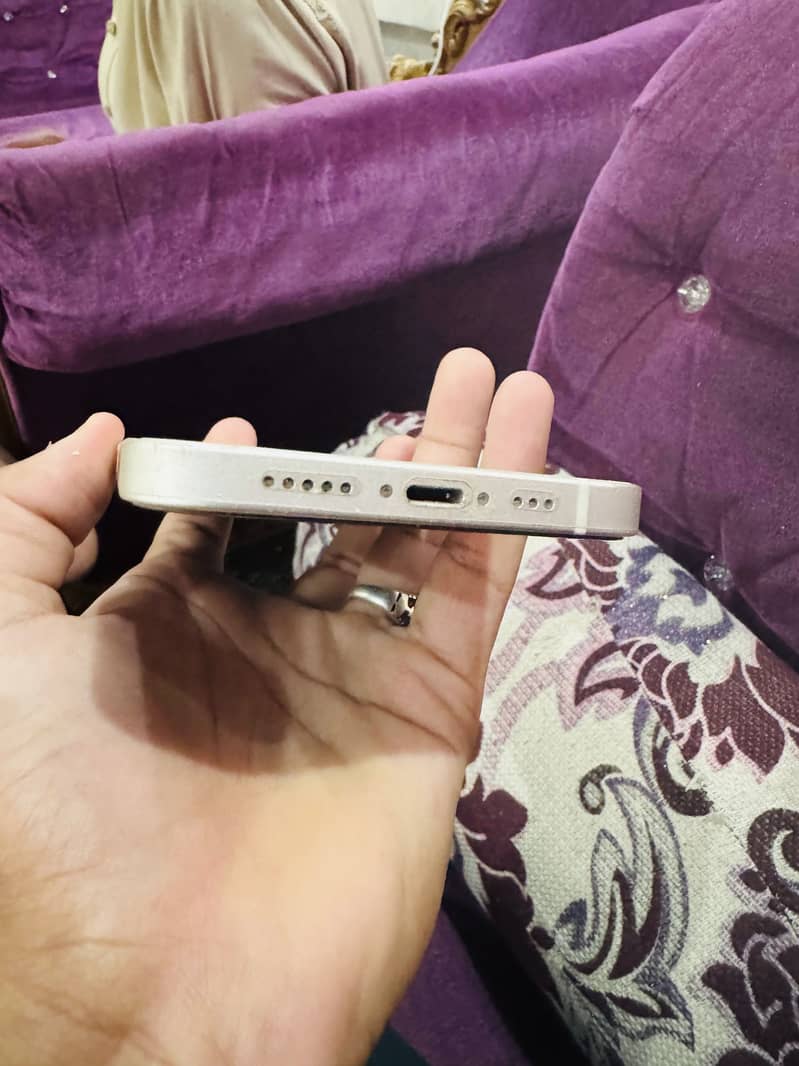 iPhone 12 in Execllent Condition 1