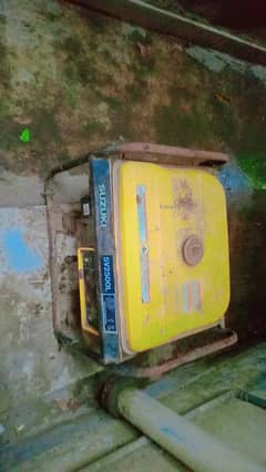 generator condition bahut acchi hai chalta hai petrol ke average bahut