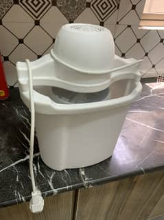 Icecream  making machine ( Sayona, Chinese)