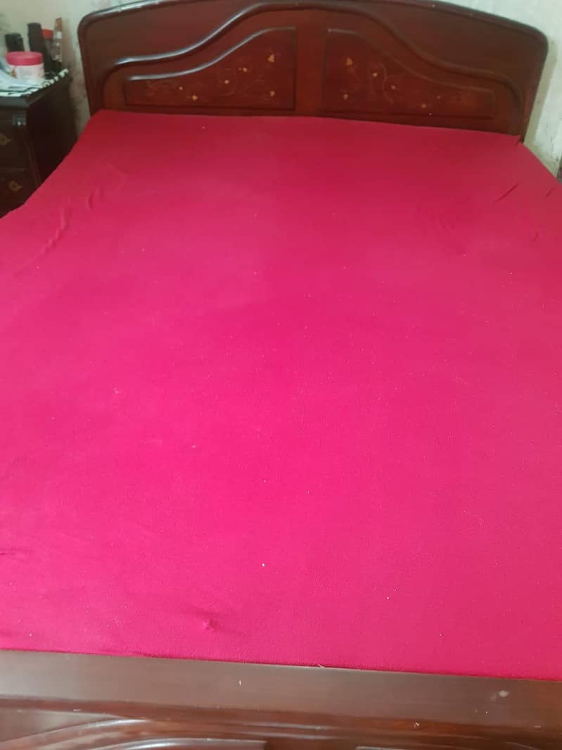 queen size bed 2