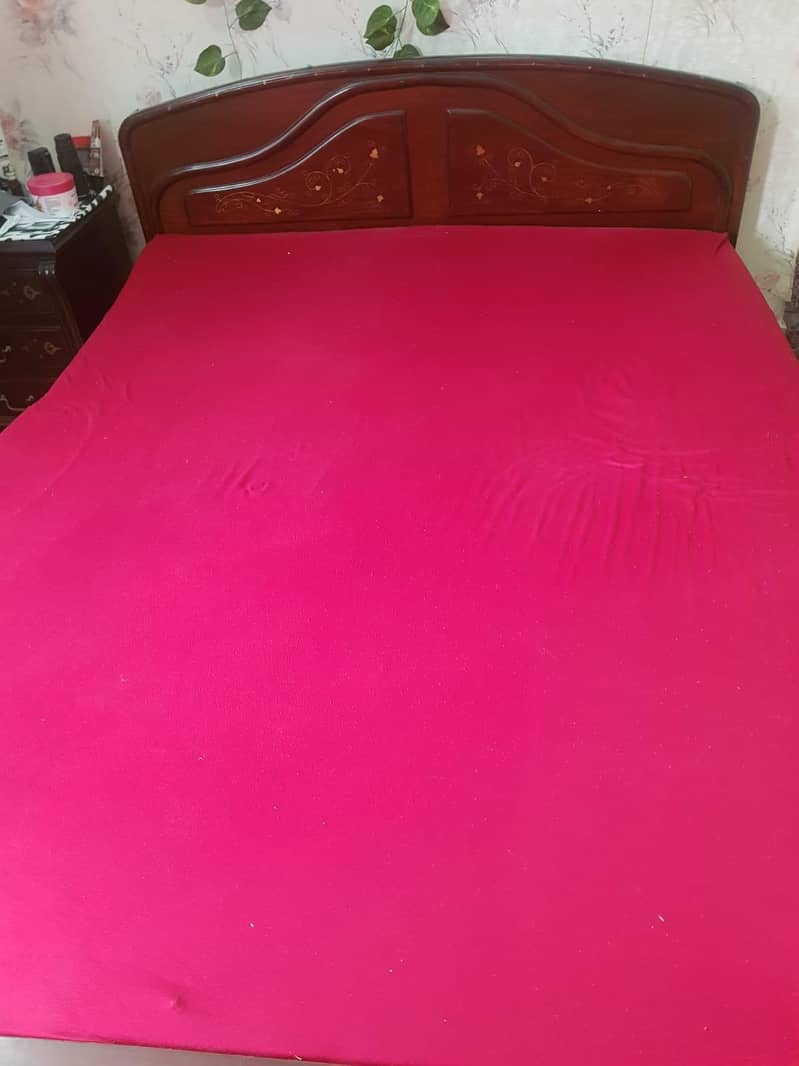 queen size bed 4