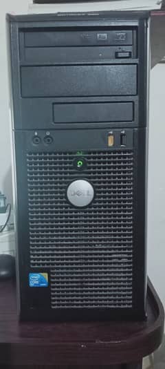 Dell Quad core 2.40 GHz tower 6 GB Ram
