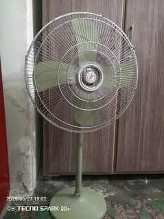 Pedestal fan (company yunus fan)