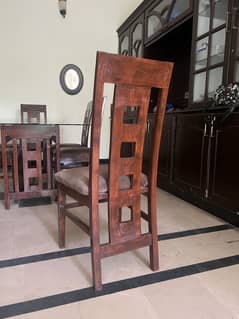 Used 6 seater dining table available