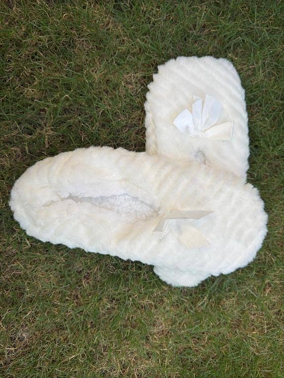 Women's Plush Indoor Slippers - Soft, Flexible, and Non-Slip for Home Comfort