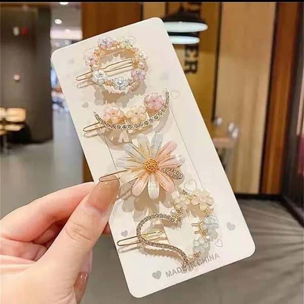 4-Piece Korean Jewelry Hairpin Set for Weddings and Parties - Geometric Crystal Flower Hair Clips with Rhinestones and Pearls