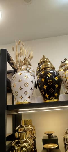 Home Decor vases and candle stand