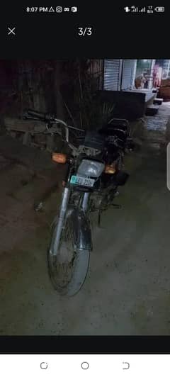 bike thik ha jaldi sale karni ha passy chahiya