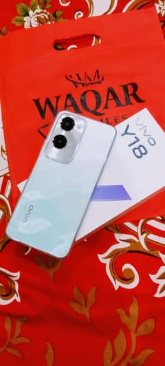 Vivo y18 in best condition 4+4/128GB.